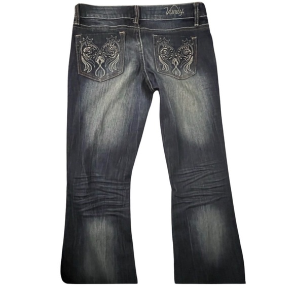 Vanity women’s blue jeans size 27W/31L. Back detail on pockets barely worn - Picture 2 of 4